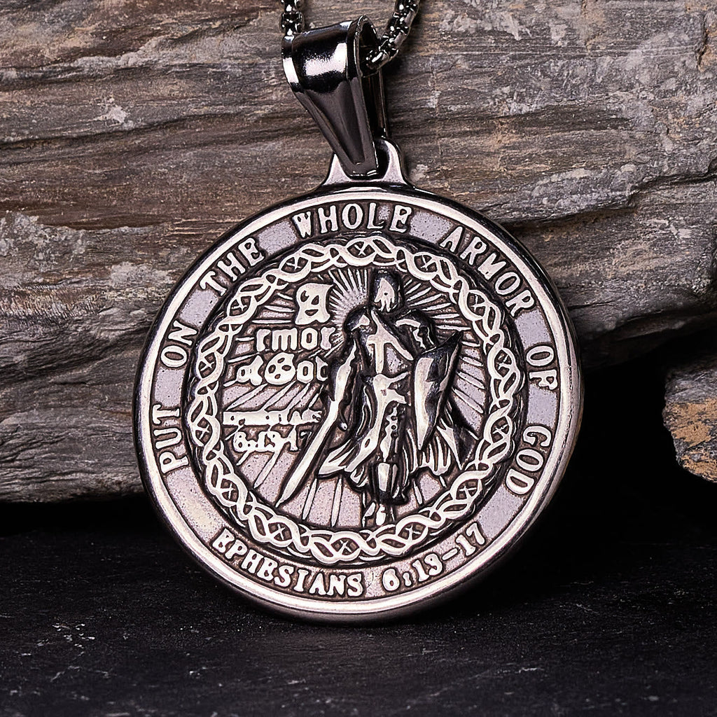 Collar con Dije "Armadura de Dios": Protección Espiritual y Devoción Eterna