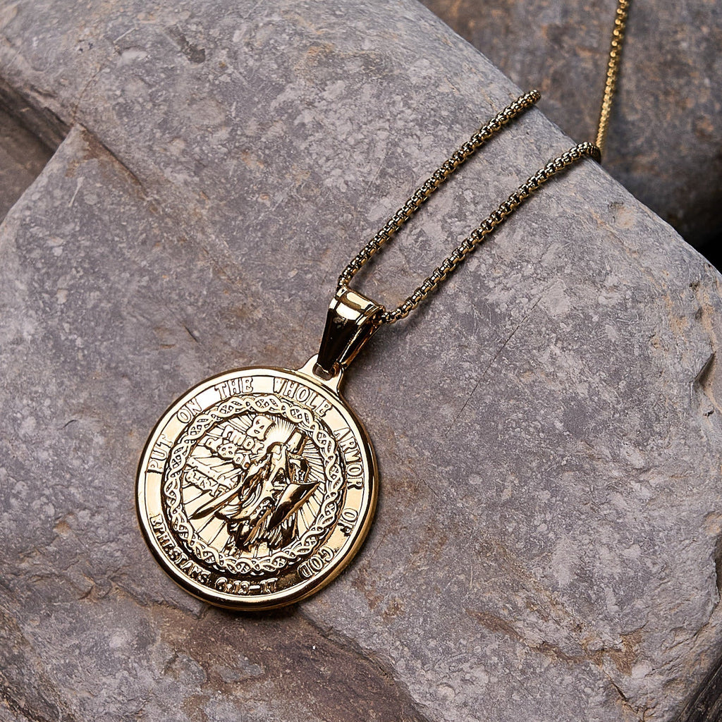 Collar con Dije "Armadura de Dios": Protección Espiritual y Devoción Eterna
