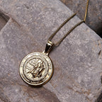 Collar con Dije "Armadura de Dios": Protección Espiritual y Devoción Eterna