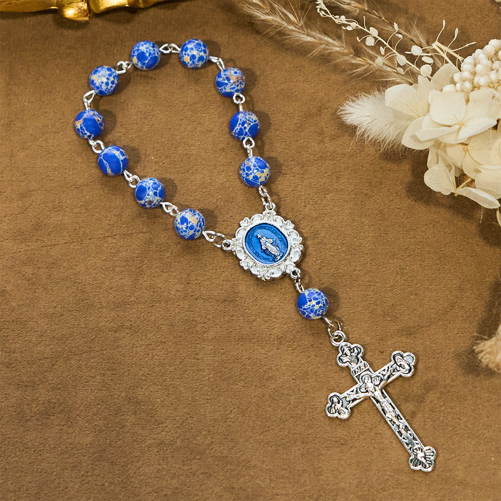 Rosario y Pulsera de Una Decena de Cuentas Azul Rey: Gracia Guiada por la Mano de María