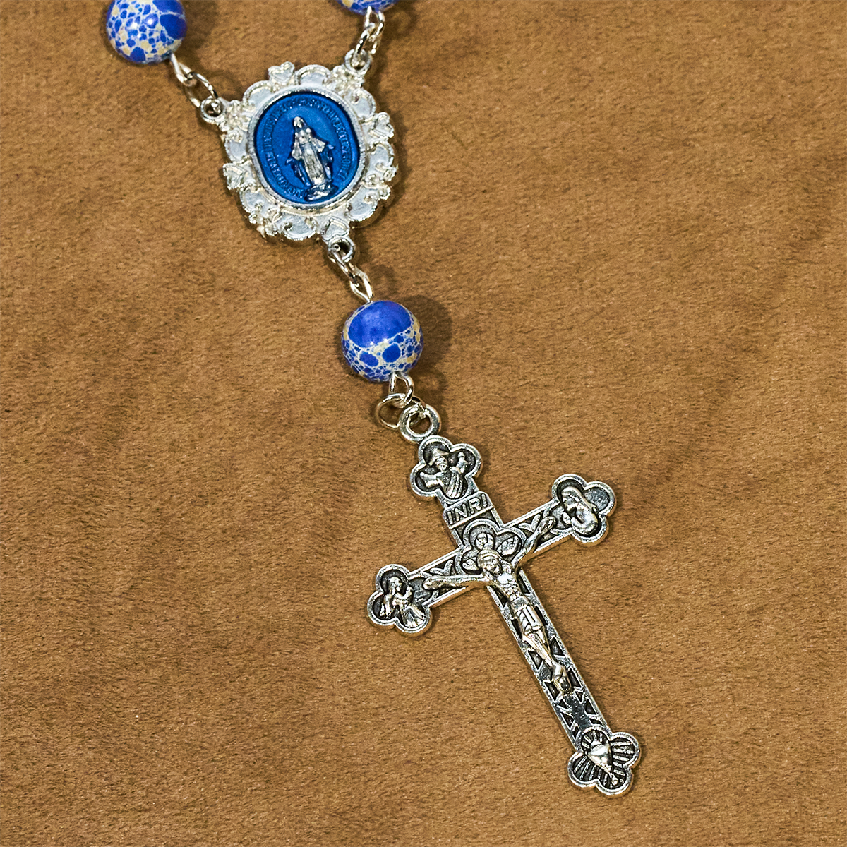 Rosario y Pulsera de Una Decena de Cuentas Azul Rey: Gracia Guiada por la Mano de María