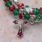 Pulsera Rosario de Alambre con Memoria Roja y Verde con Pez de JESÚS y Crucifijo