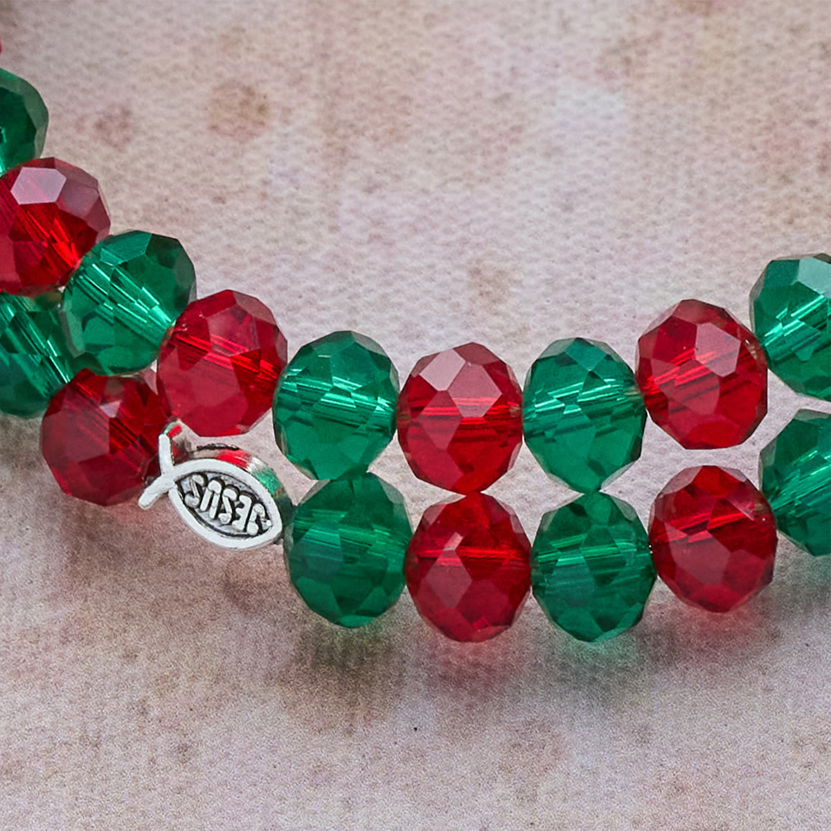 Pulsera Rosario de Alambre con Memoria Roja y Verde con Pez de JESÚS y Crucifijo