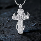 Collar con Dije de Cruz de Caza y Pesca: Fe al Aire Libre y Devoción Espiritual