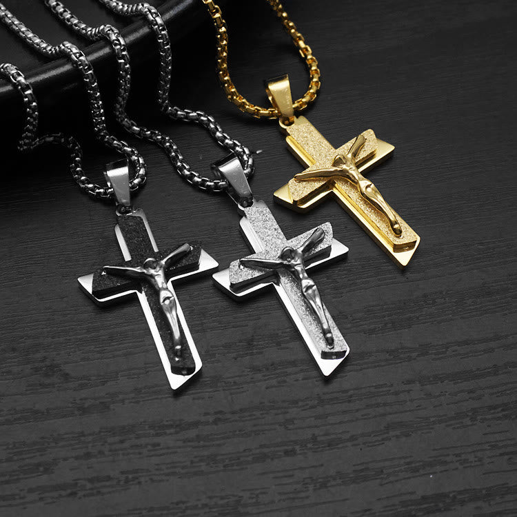 Collar Adorno Crucifijo: Símbolo Espiritual y Elegancia Artesanal