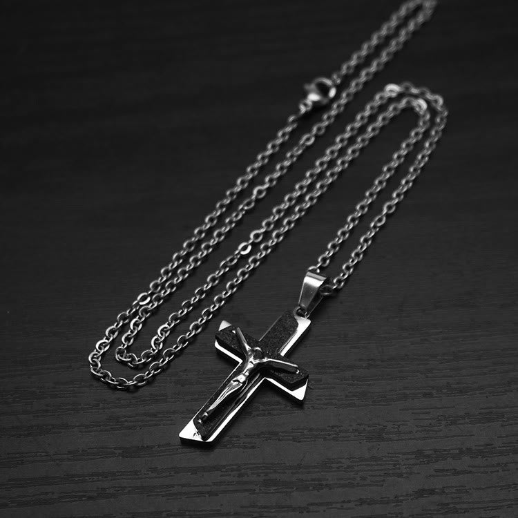 Collar Adorno Crucifijo: Símbolo Espiritual y Elegancia Artesanal