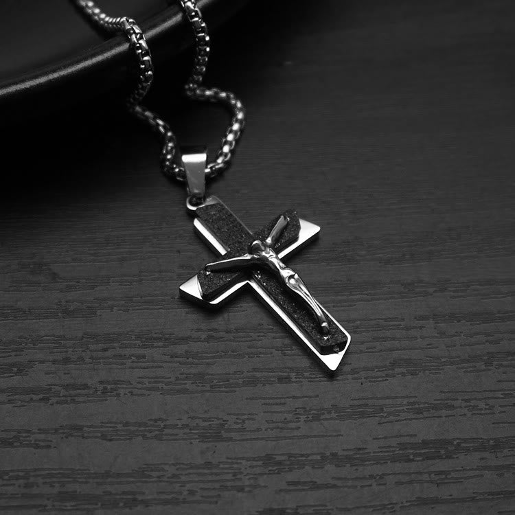 Collar Adorno Crucifijo: Símbolo Espiritual y Elegancia Artesanal