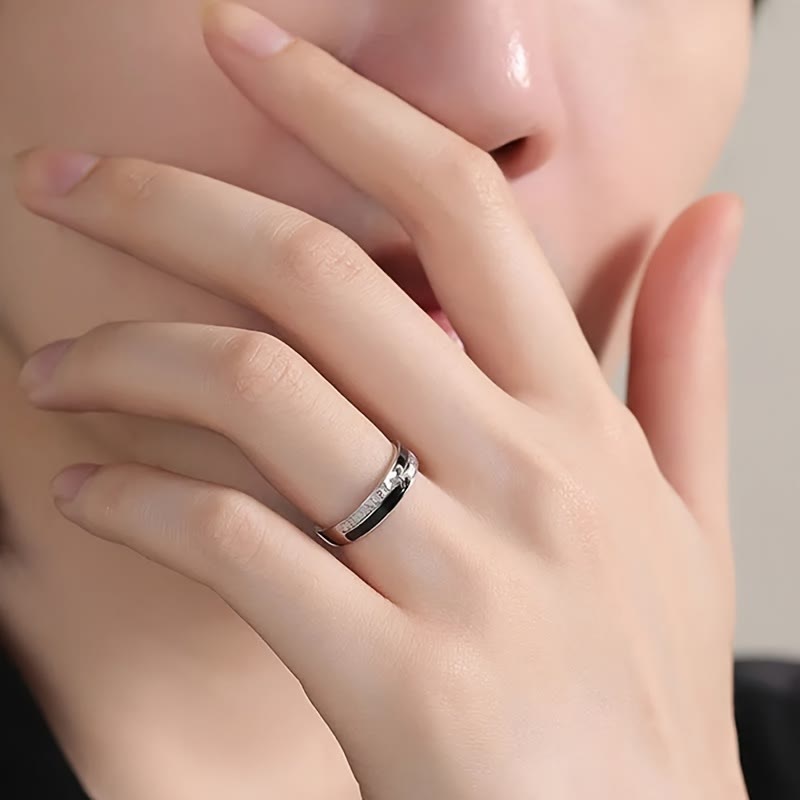 Anillo de Fe con Cruz: Paz, Amor y Devoción Eterna
