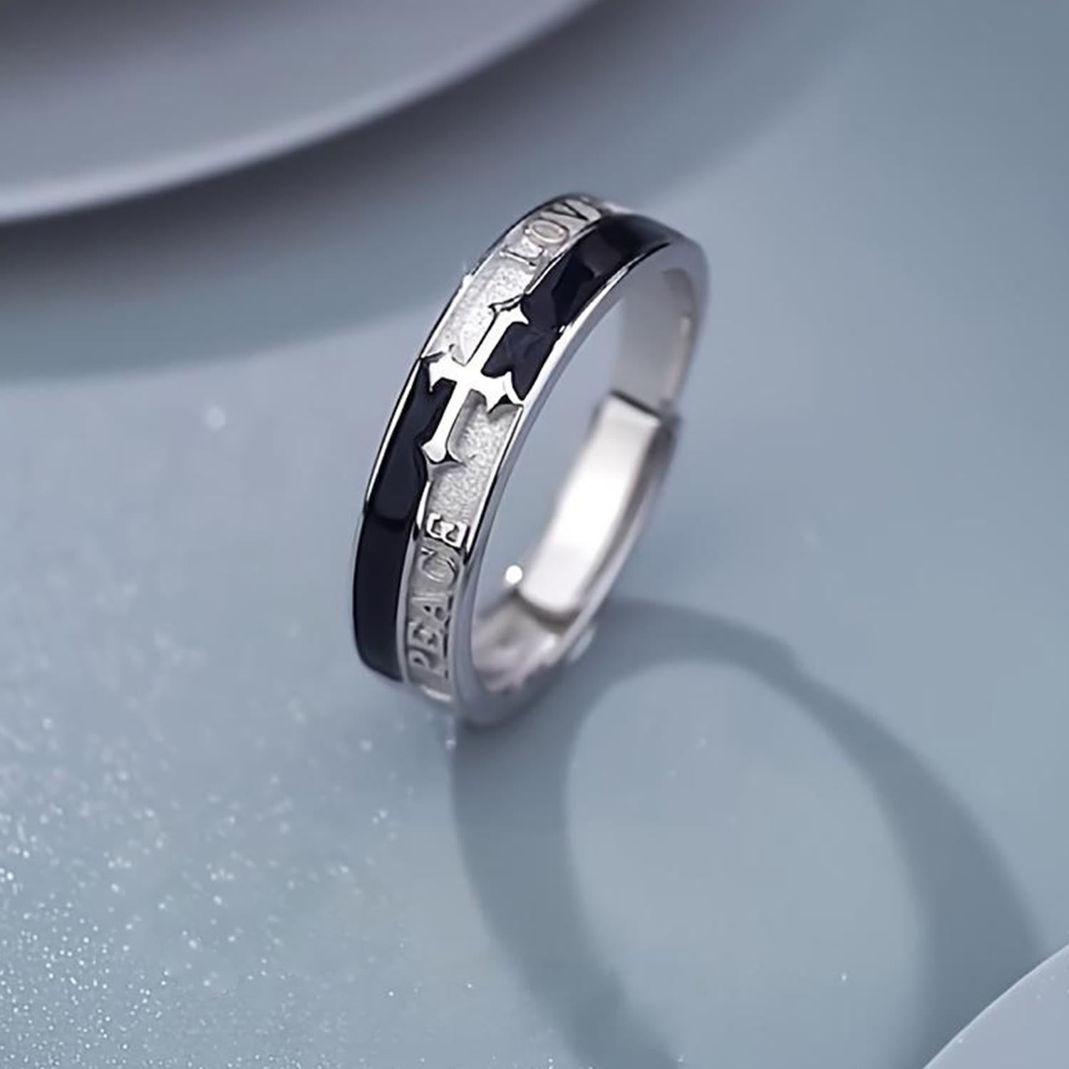 Anillo de Fe con Cruz: Paz, Amor y Devoción Eterna