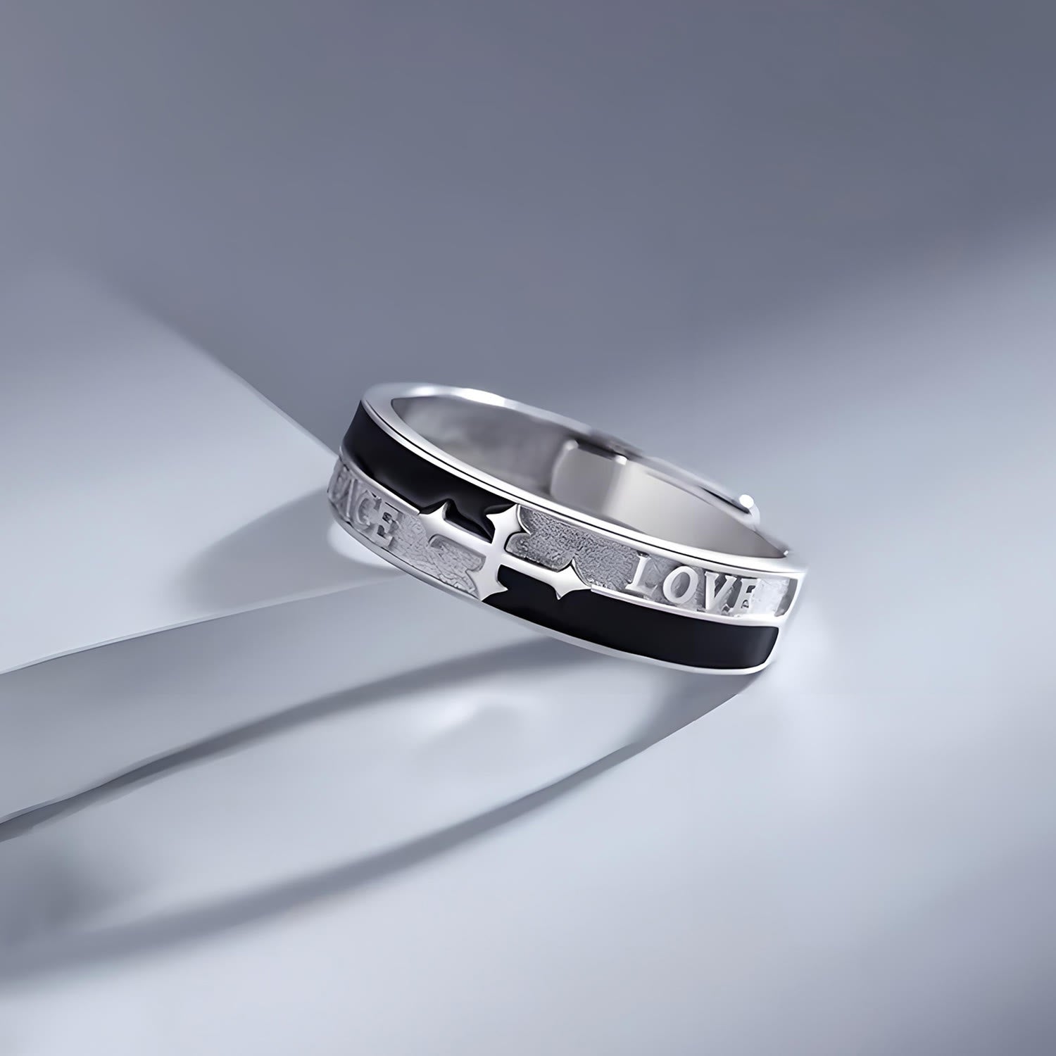Anillo de Fe con Cruz: Paz, Amor y Devoción Eterna