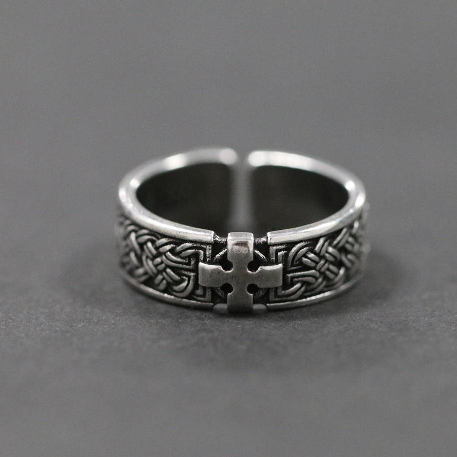 Anillo de Cruz Celta: Fe Eterna y Devoción Intrincada
