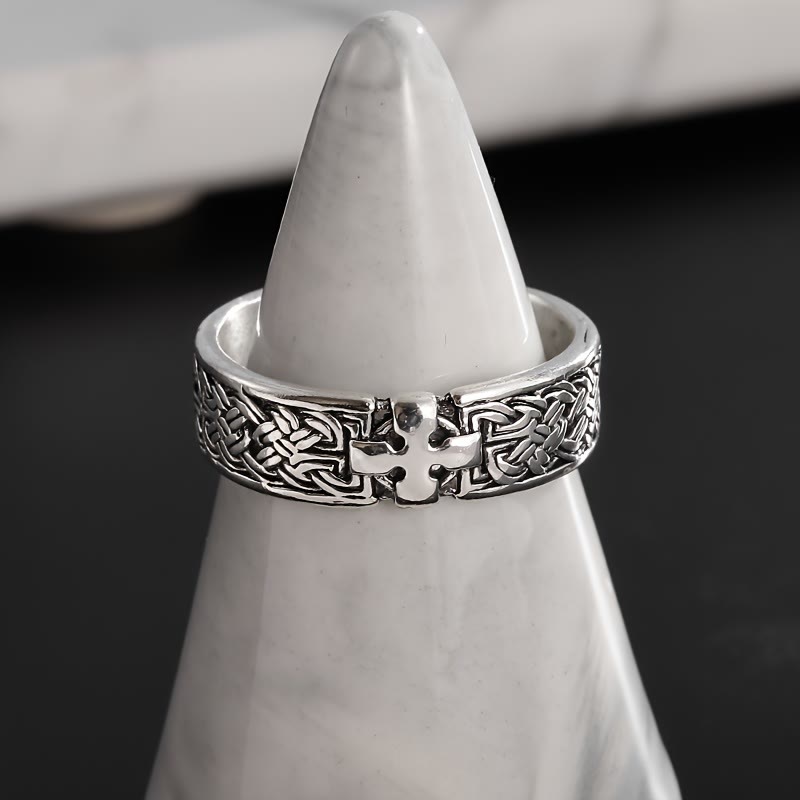 Anillo de Cruz Celta: Fe Eterna y Devoción Intrincada