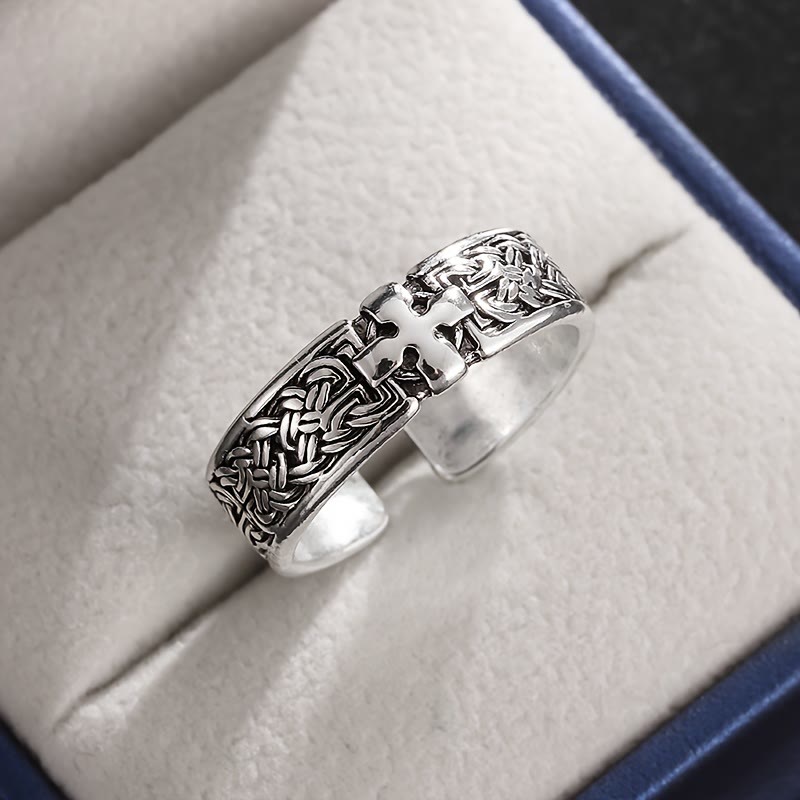 Anillo de Cruz Celta: Fe Eterna y Devoción Intrincada