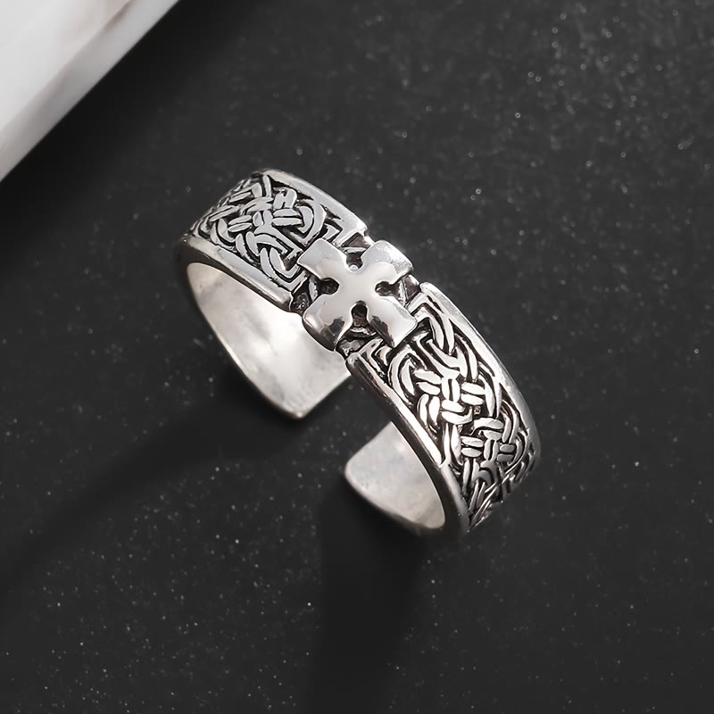 Anillo de Cruz Celta: Fe Eterna y Devoción Intrincada