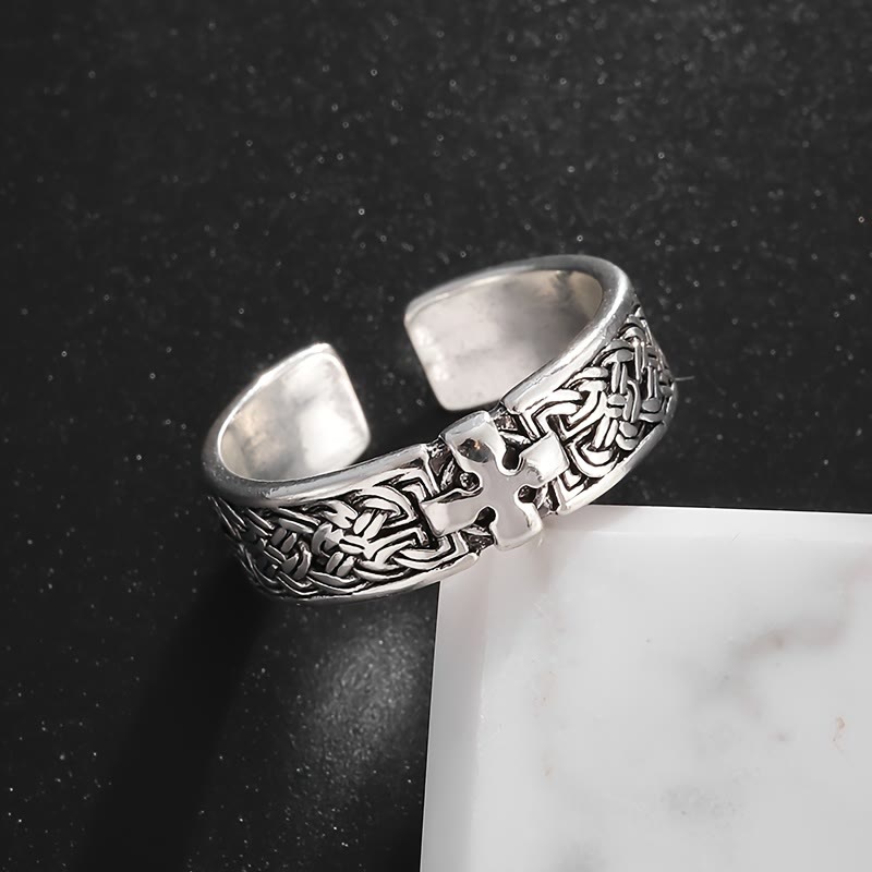 Anillo de Cruz Celta: Fe Eterna y Devoción Intrincada
