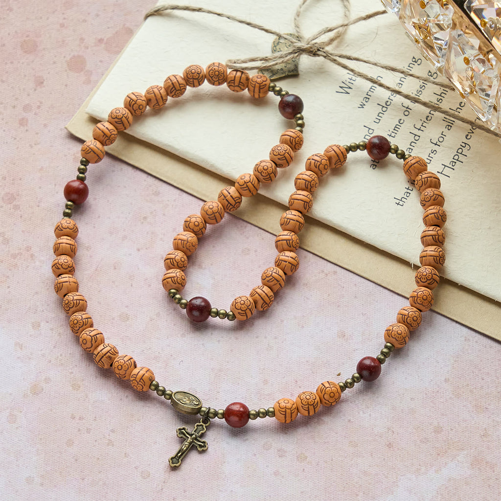 Pulsera Rosario de Cuentas Flor de Durazno: Devoción y Gracia Terrenal