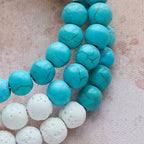 Pulsera Rosario de Yeso y Turquesa: Devoción y Calma Celestial