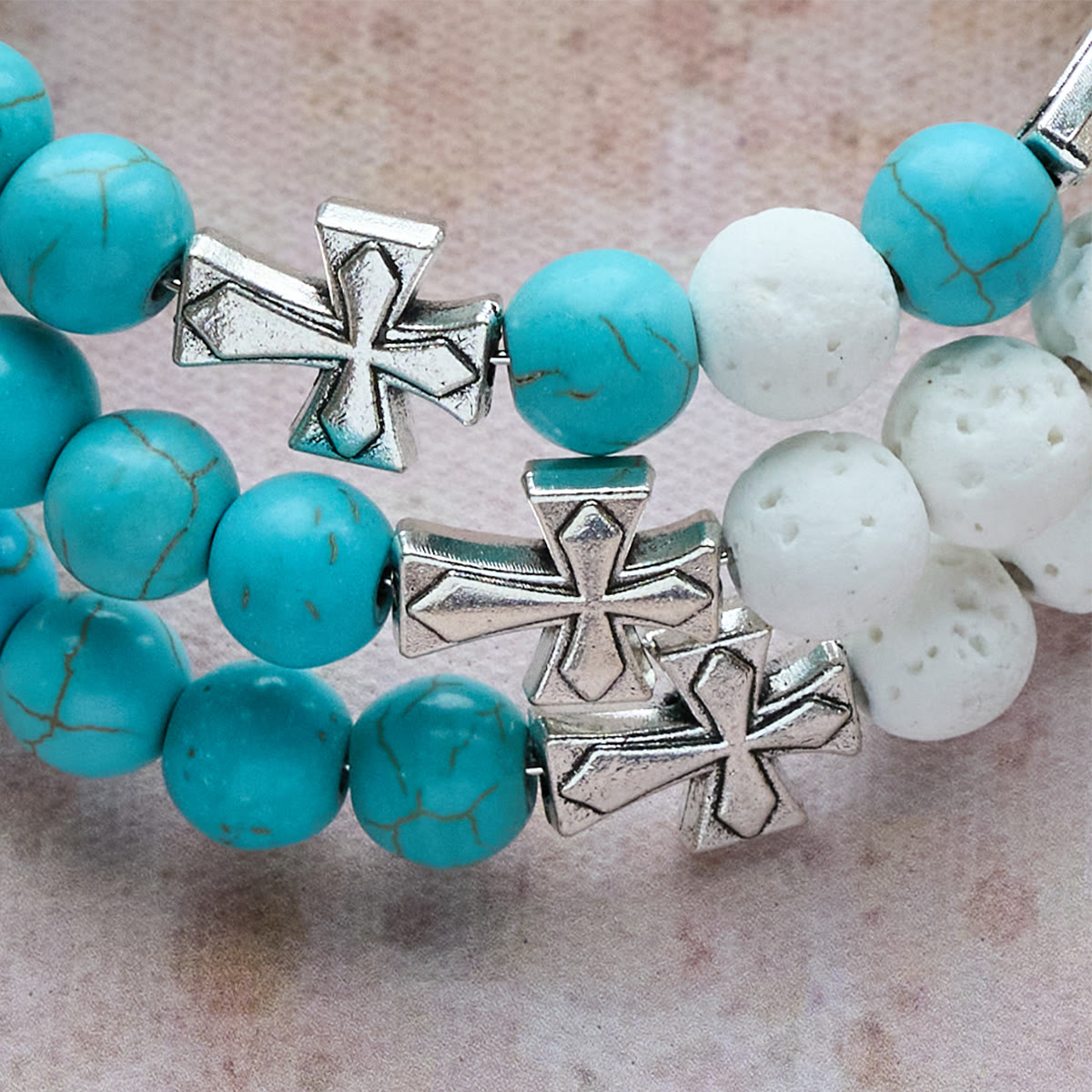 Pulsera Rosario de Yeso y Turquesa: Devoción y Calma Celestial
