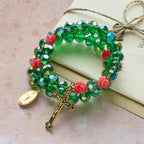 Pulsera Rosario de Cristal Verde y Rosa: Devoción y Gracia Floral