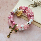 Pulsera Rosario de Yeso y Ágata Roja: Devoción y Suavidad Celestial