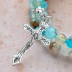 Pulsera Rosario de Yeso y Ágata de Vetas Azules: Devoción y Serenidad Celestial