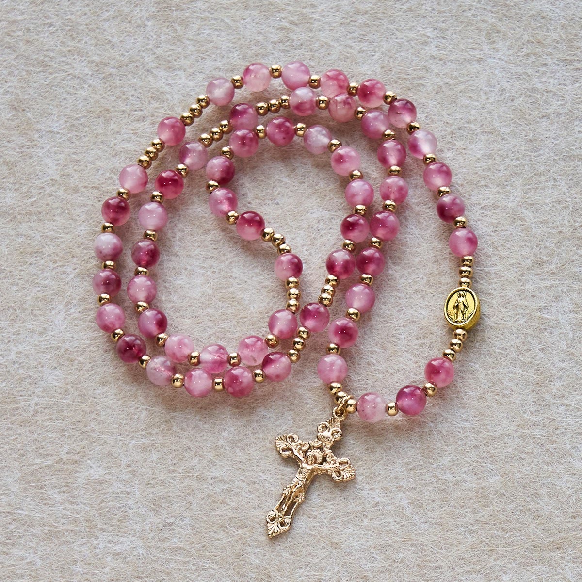 Pulsera Rosario de Cuentas de Ágata Rosa: Devoción y Elegancia Celestial