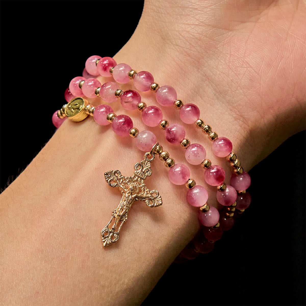 Pulsera Rosario de Cuentas de Ágata Rosa: Devoción y Elegancia Celestial