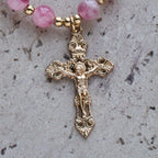 Pulsera Rosario de Cuentas de Ágata Rosa: Devoción y Elegancia Celestial