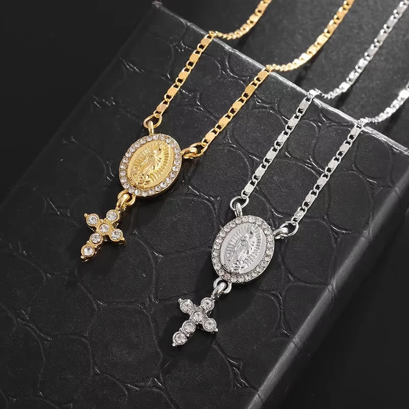 Collar con Dije de la Virgen y Cruz: Devoción Divina y Elegancia Eterna