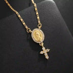 Collar con Dije de la Virgen y Cruz: Devoción Divina y Elegancia Eterna