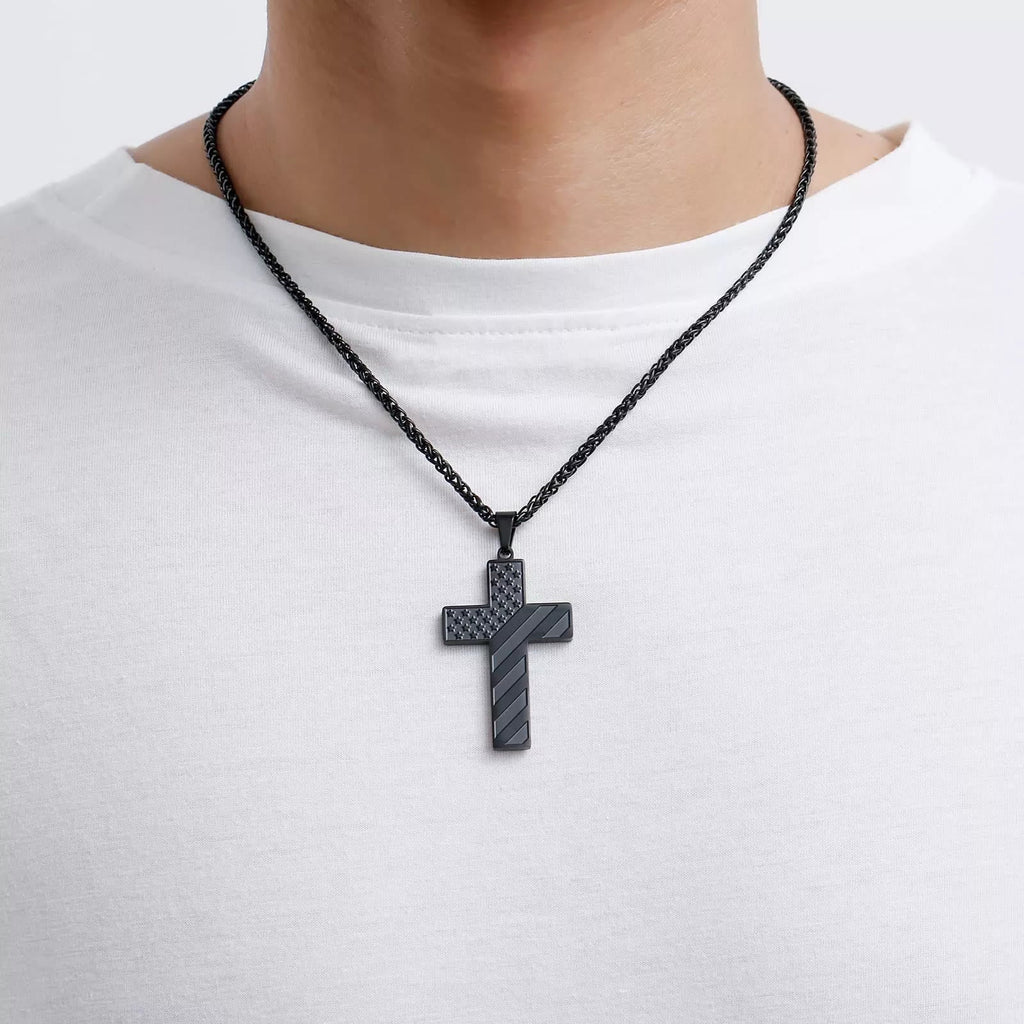 Collar de Cruz Tricolor con Bandera y Escritura: Expresión Patriótica