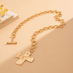 Collar Serie Cruz Martillada: Fe Contemporánea y Devoción con Estilo