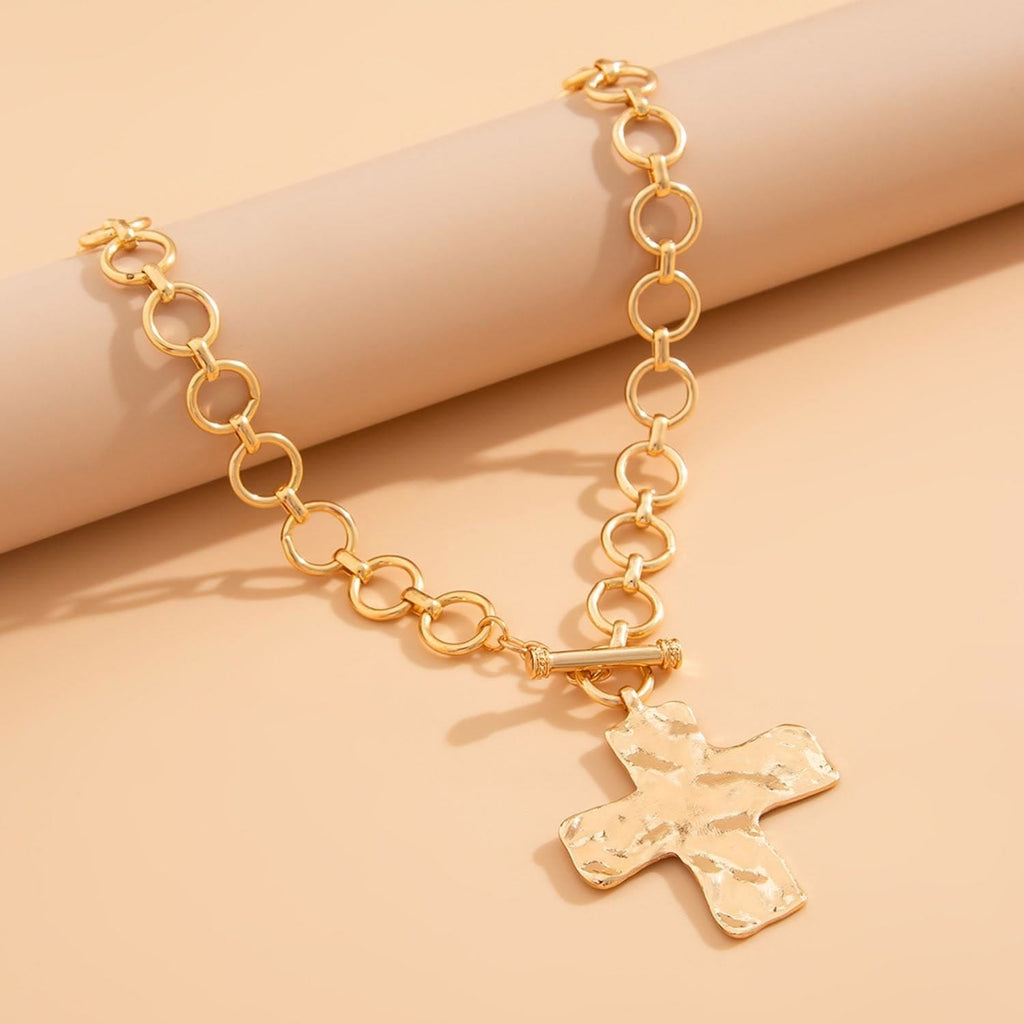 Collar Serie Cruz Martillada: Fe Contemporánea y Devoción con Estilo