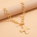 Collar Serie Cruz Martillada: Fe Contemporánea y Devoción con Estilo