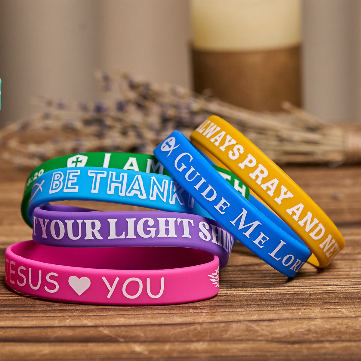 Pulseras de Silicona con Escritura: Recordatorios de Fe y Devoción en Color