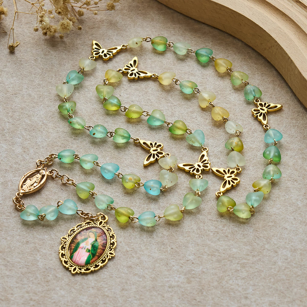 Rosario y Pulsera de Corazón y Mariposa Verde: Devoción y Espiritualidad con Arte