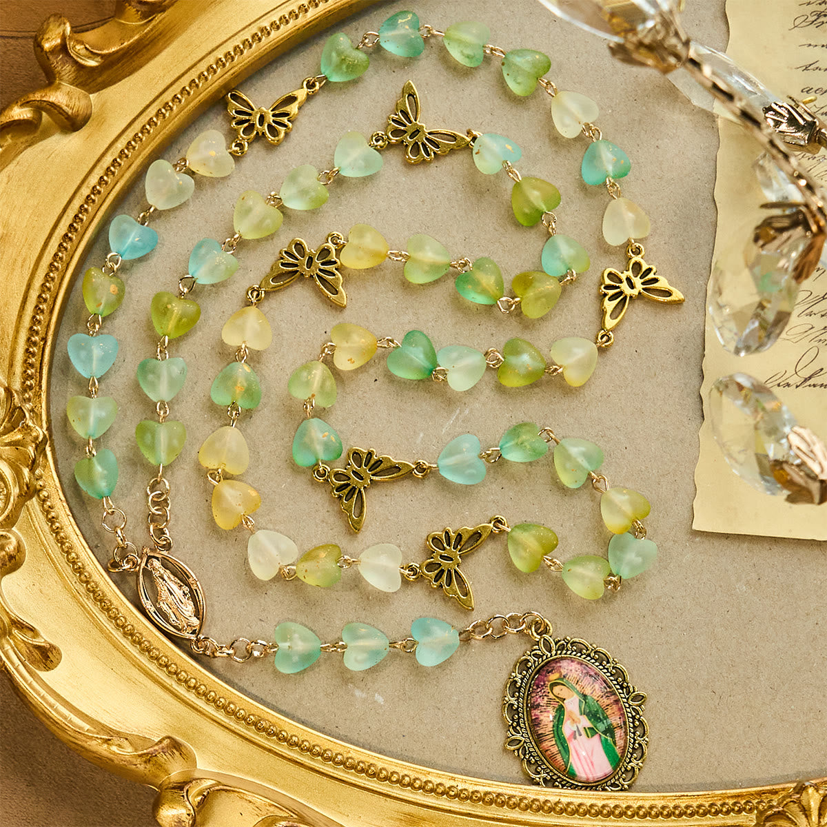 Rosario y Pulsera de Corazón y Mariposa Verde: Devoción y Espiritualidad con Arte