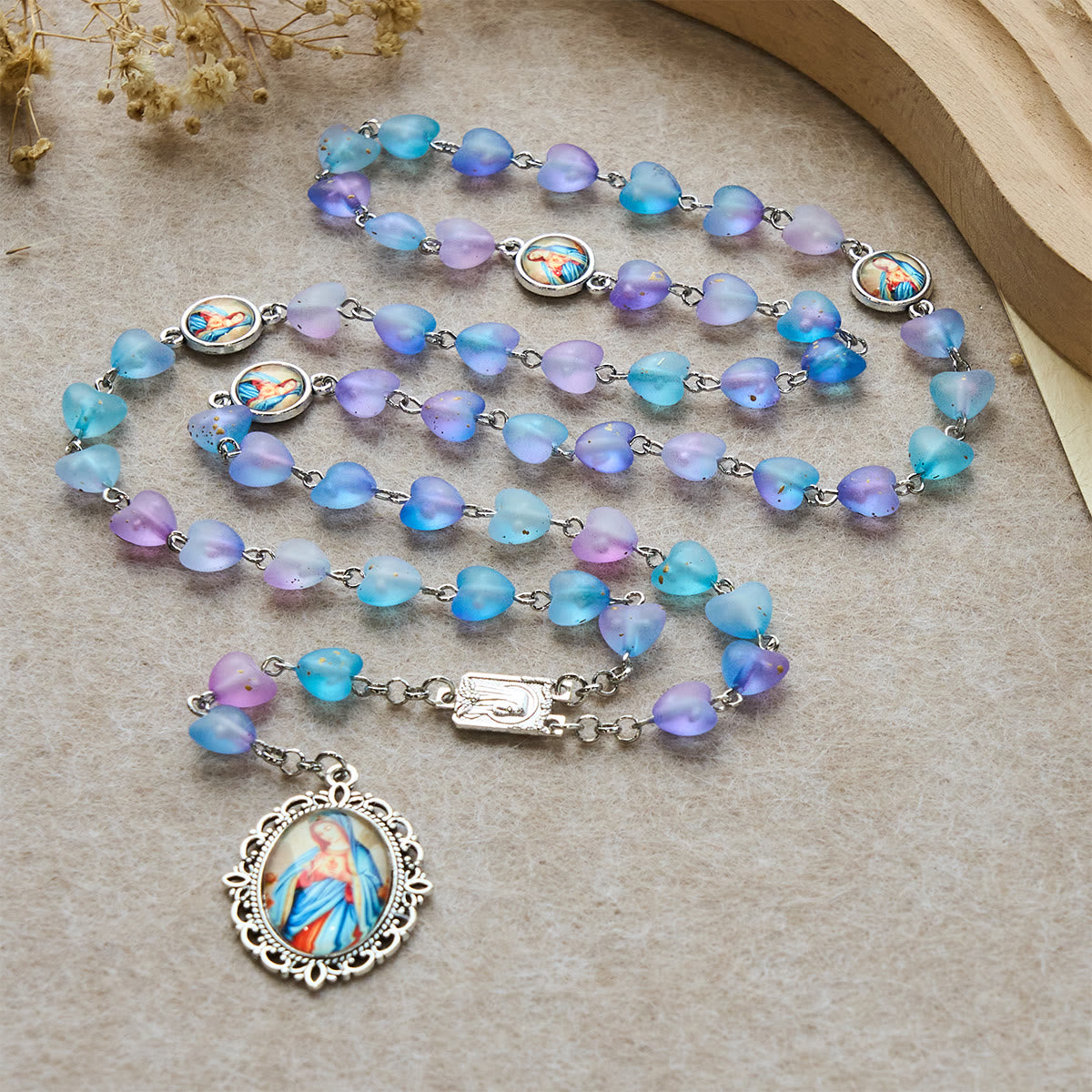 Rosario y Pulsera de Corazón y Mariposa Azul: Devoción y Espiritualidad con Arte