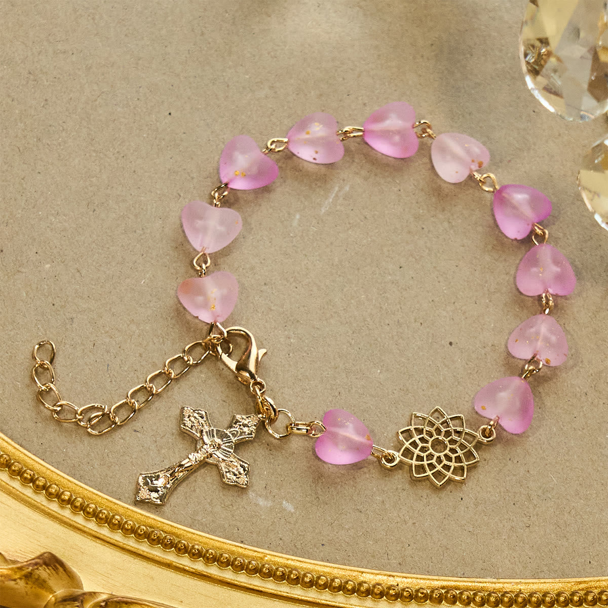 Rosario y Pulsera de Corazón y Mariposa Rosa: Devoción y Espiritualidad con Arte