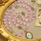 Rosario y Pulsera de Corazón y Mariposa Rosa: Devoción y Espiritualidad con Arte
