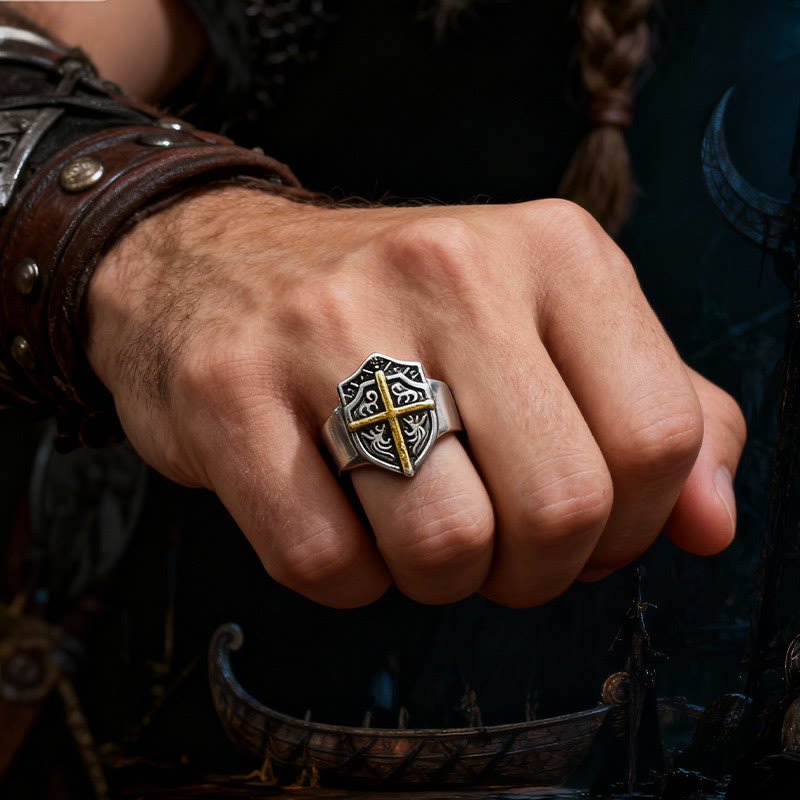 Anillo Escudo de Cruz: Protección Fiel y Devoción Eterna