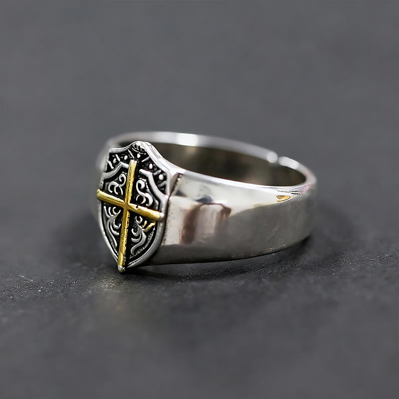 Anillo Escudo de Cruz: Protección Fiel y Devoción Eterna