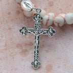 Pulsera Rosario de Alambre con Memoria de Veta de Palisandro y Piedra Mate con Medallas Marianas