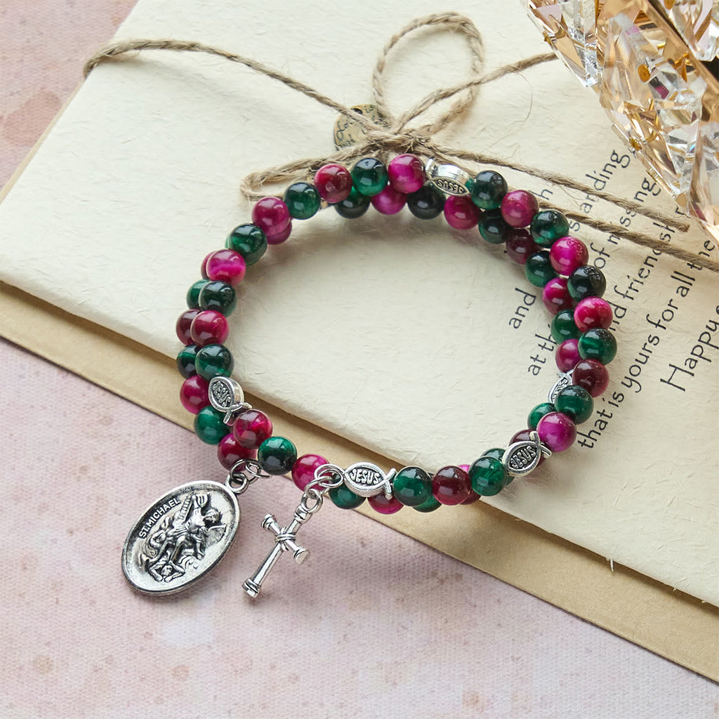 Pulsera Rosario de Alambre con Memoria de Ojo de Tigre Bicolor con San Miguel