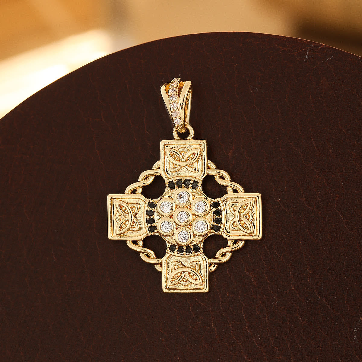Serie de Cruces de Cobre Multidiseño: Opciones de Estilo para Llevar tu Fe