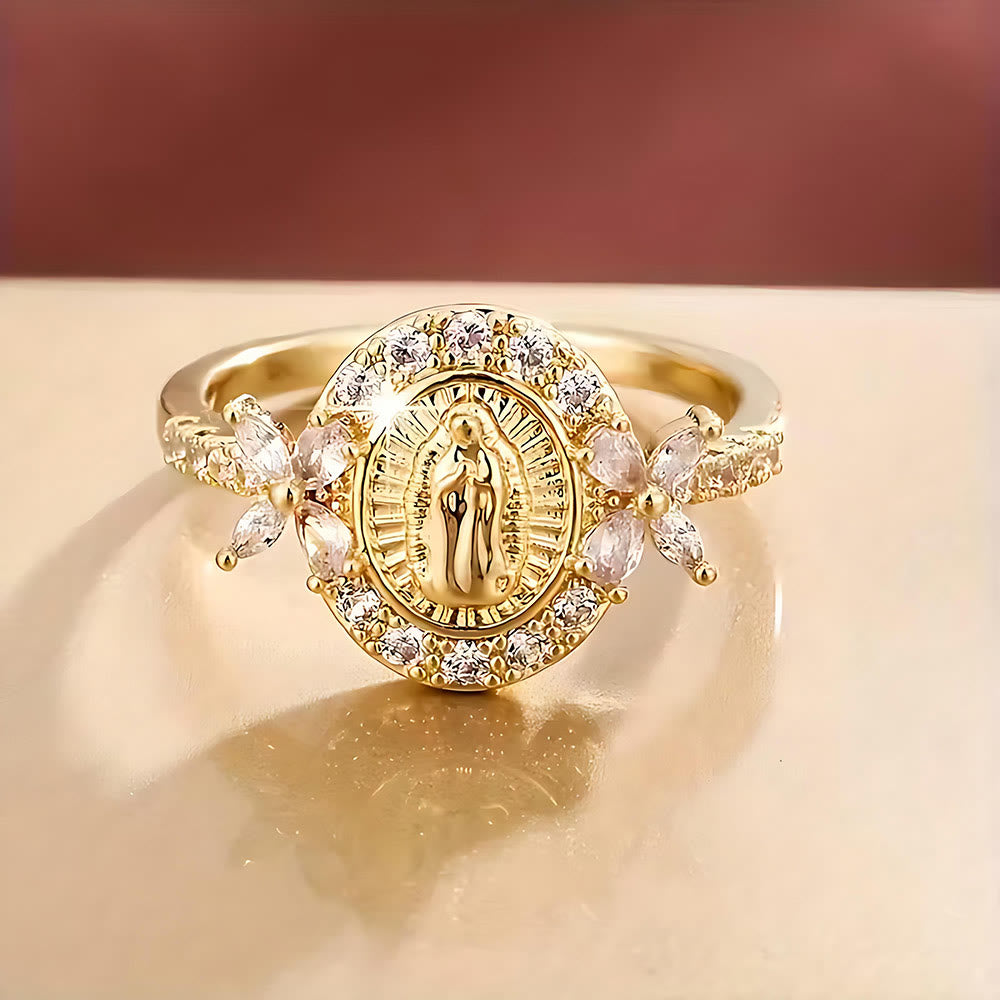 Anillo Elegante con Emblema de la Virgen María: Detalle Sagrado para la Devoción Diaria