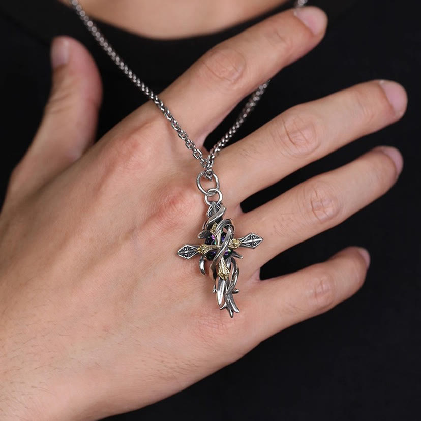 Collar de Cruz con Volutas Ornamentadas: Diseño Bicolor para la Devoción Diaria