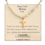 Collar de Cruz de Piedra Bendecida: Dije de Gema Natural y Detalle de Devoción Serena