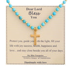 Collar de Cruz de Piedra Bendecida: Dije de Gema Natural y Detalle de Devoción Serena