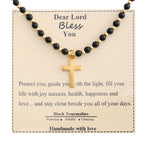 Collar de Cruz de Piedra Bendecida: Dije de Gema Natural y Detalle de Devoción Serena